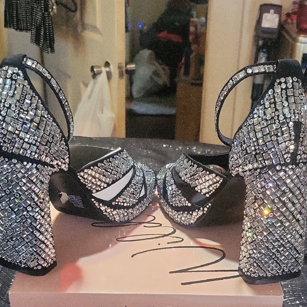 Brand New Wild Pair Black Rhinestone Women's Heels - Picture 6 of 7